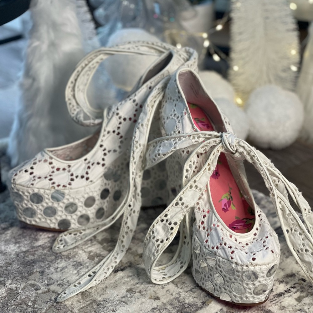Betsey Johnson Lace Sequin Platform Size 10M
